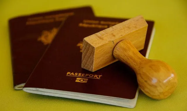 Jak odbywa się odprawa celna?